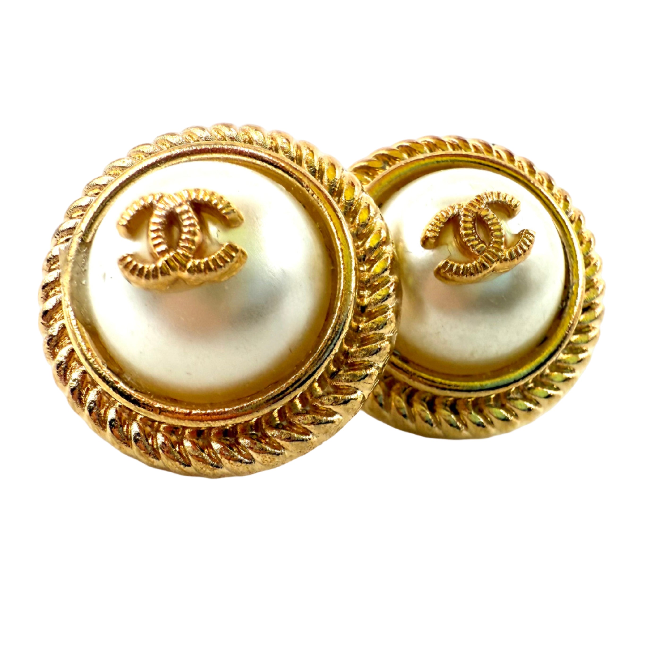 REPURPOSED BUTTON DOTTIE STUDS