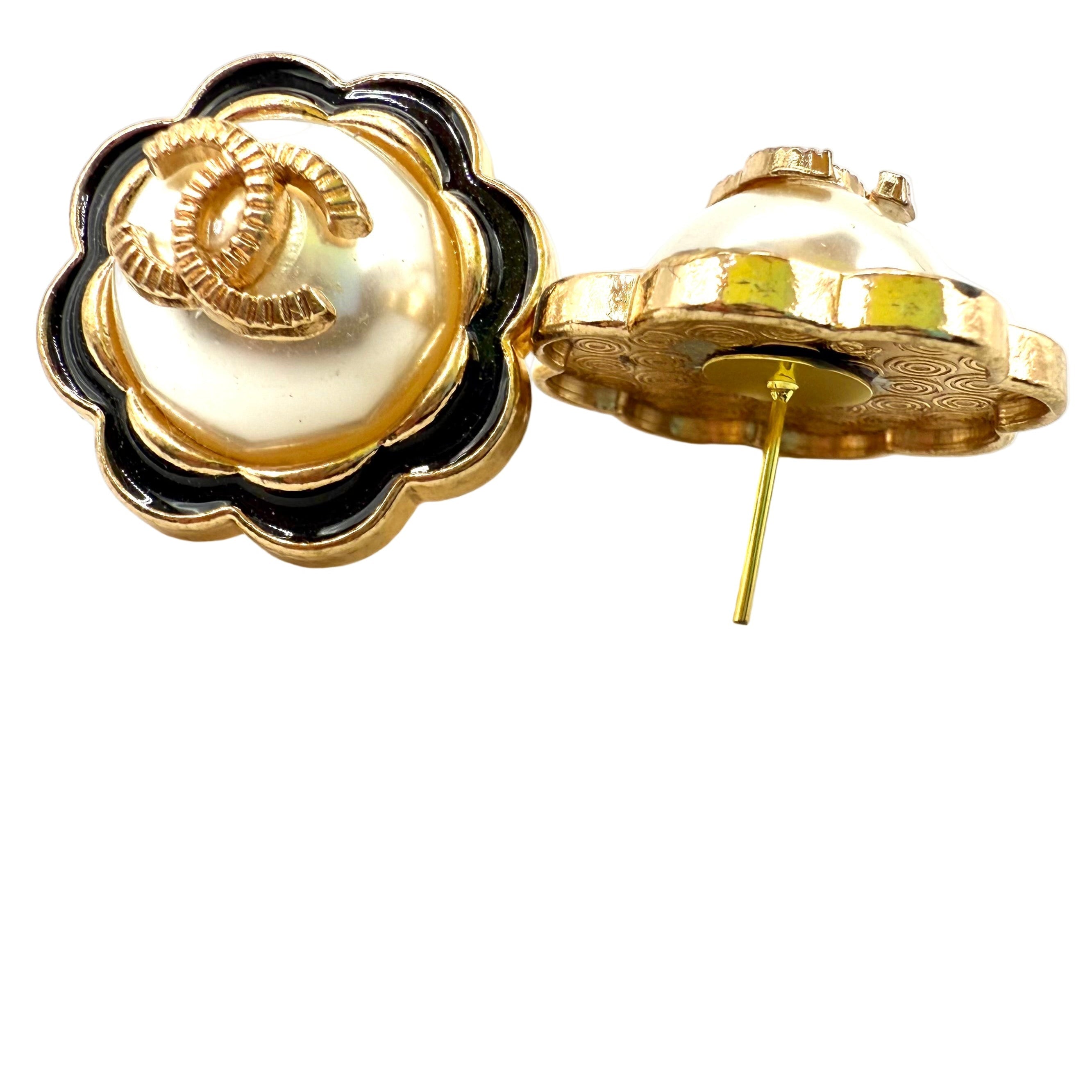 REPURPOSED BUTTON MALLORY STUDS