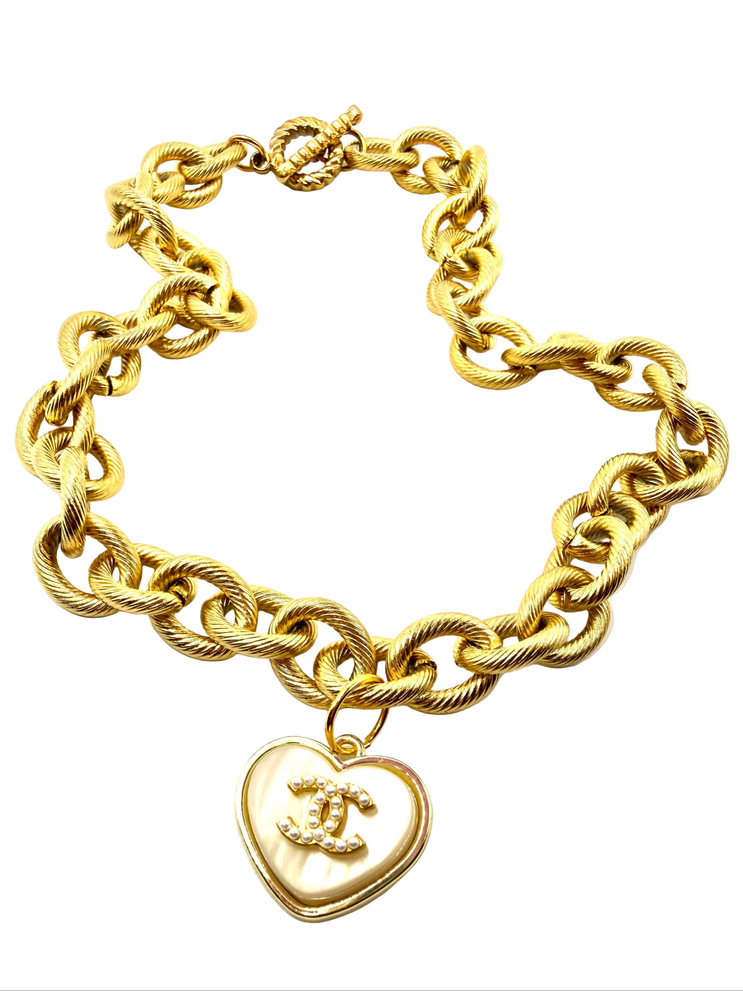 REPURPOSED FAUX PEARL HEARD CHARM CHUNKY GOLD CHAIN NECKLACE
