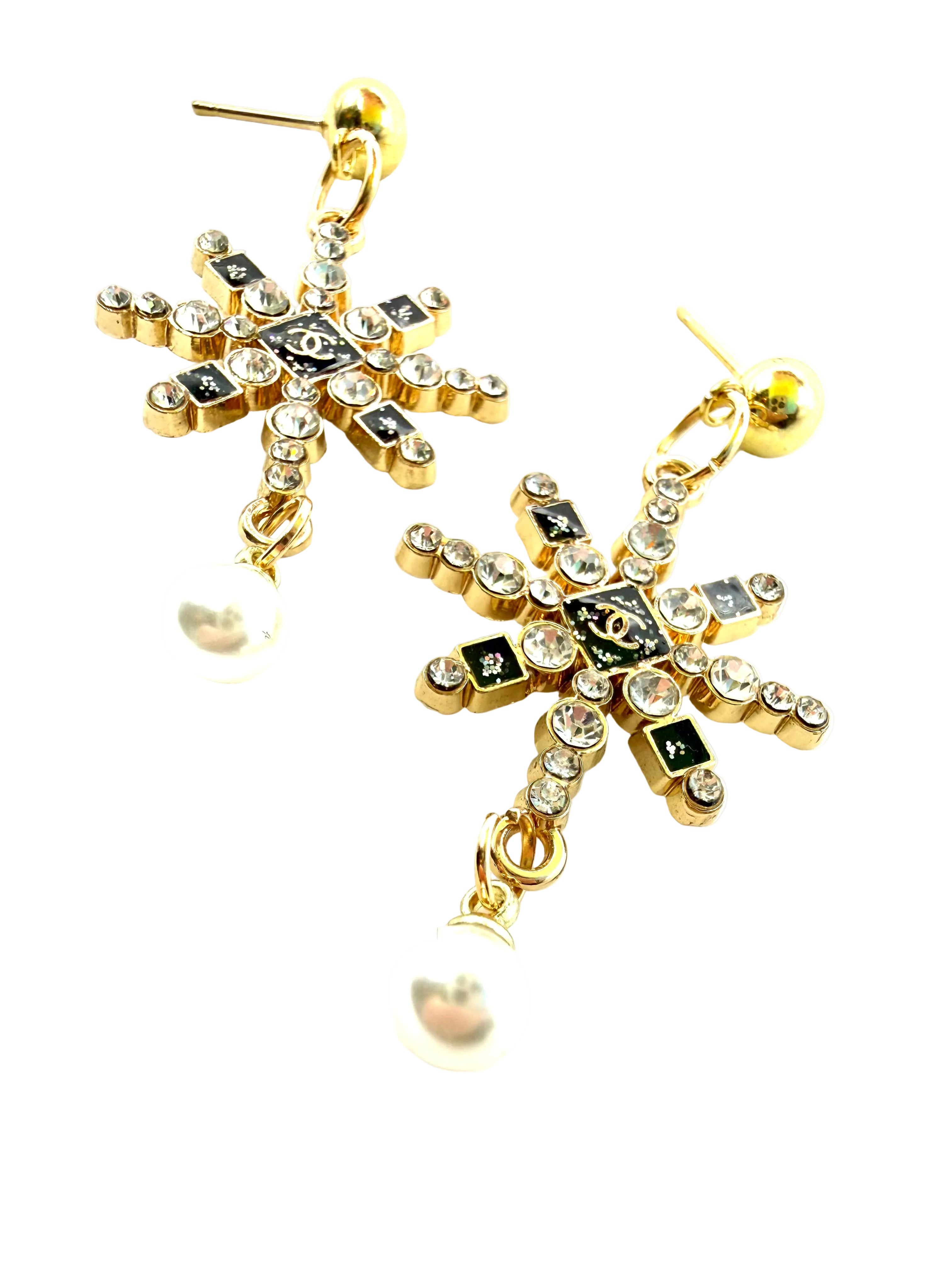 REPURPOSED CHARM SNOW BURST EARRINGS