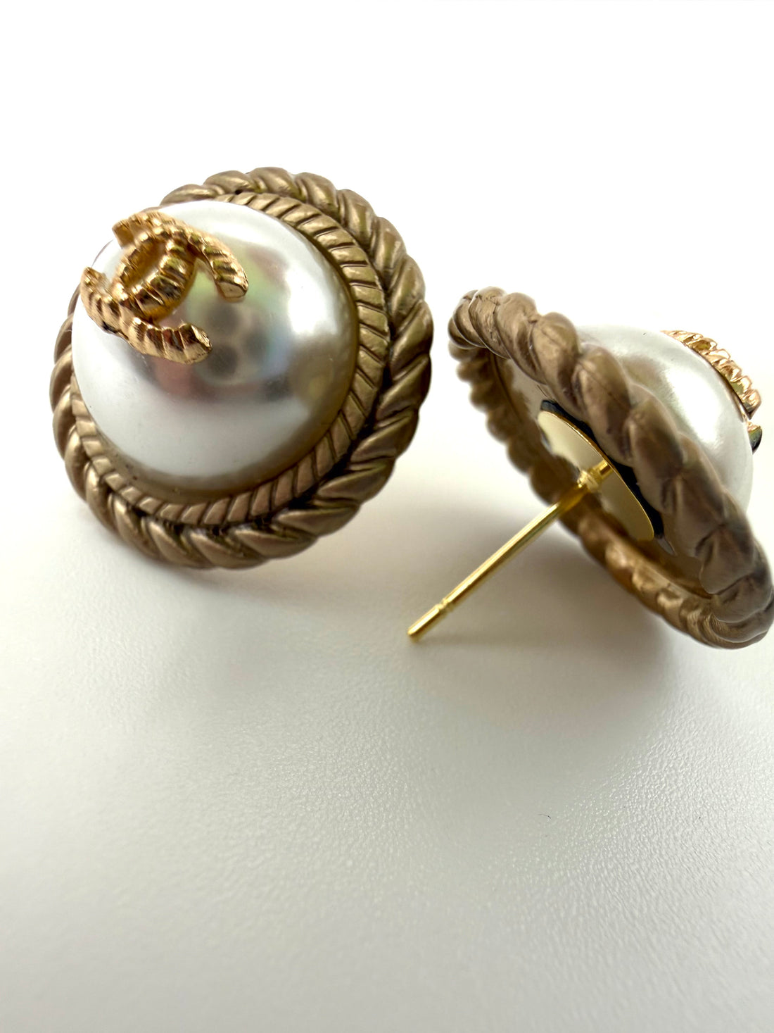 REPURPOSED BUTTON JULIETTE STUDS