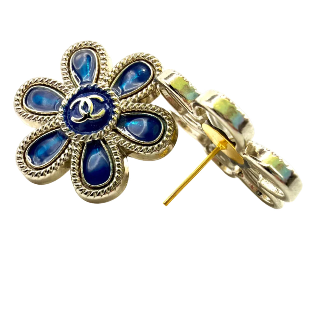 REPURPOSED BUTTON BLUE DAISY STUDS