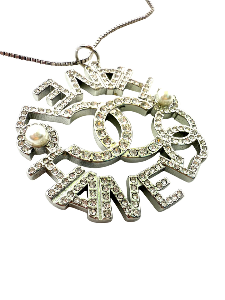 REPURPOSED SILVER STONE/PEARL CHARM 16” NECKLACE