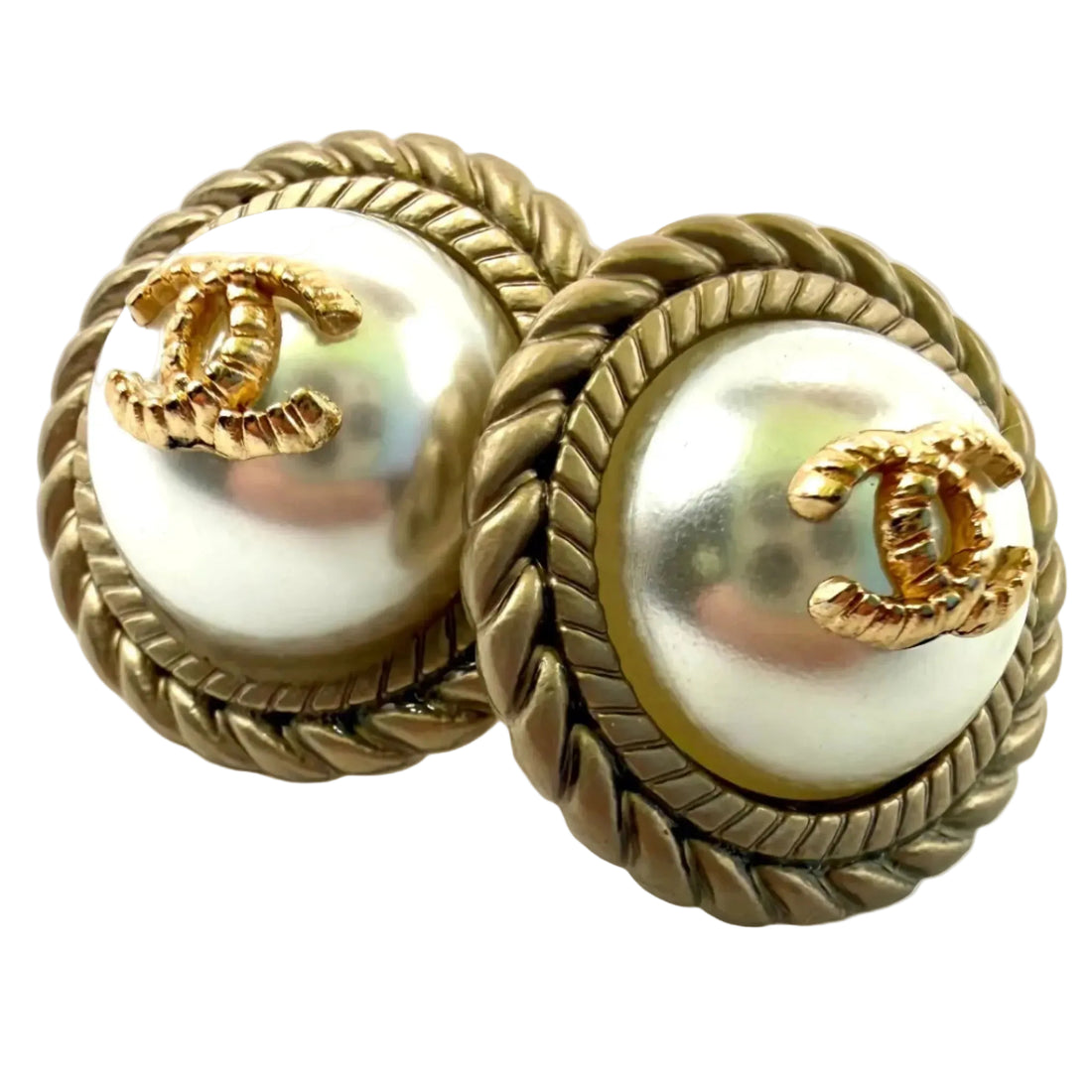 REPURPOSED BUTTON JULIETTE STUDS