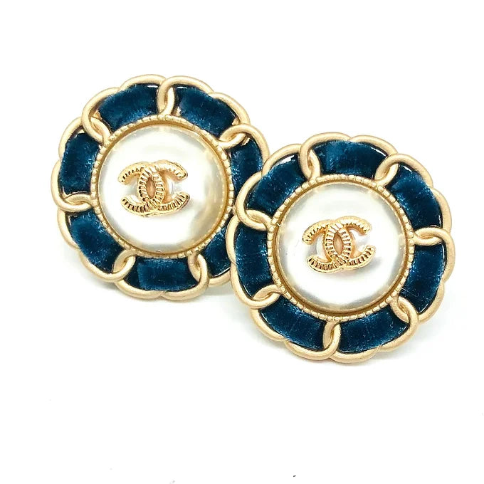 REPURPOSED BUTTON JOEY STUDS