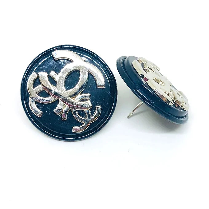 REPURPOSED BUTTON SAVANNAH STUDS