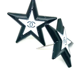 REPURPOSED BUTTON STAR BLACK/WHITE STUDS