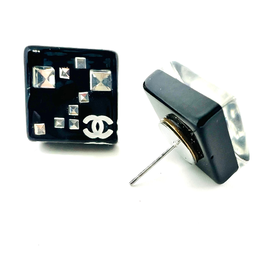 REPURPOSED BUTTON BILLIE STUDS